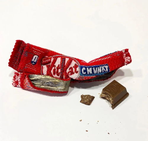 她以針為筆,用線繪畫,創作的毛氈雕塑真假難辨,令人吃驚